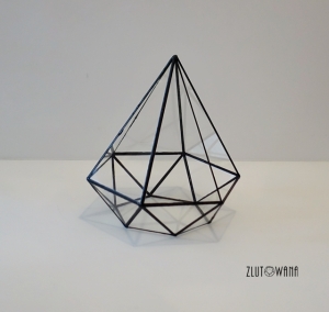 Doniczka geometryczna,terrarium - diament w czerni
