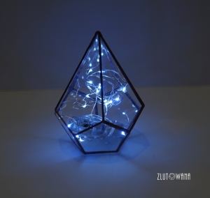 Świecznik geometryczny, lampion w czerni - łza S ze światełkami led